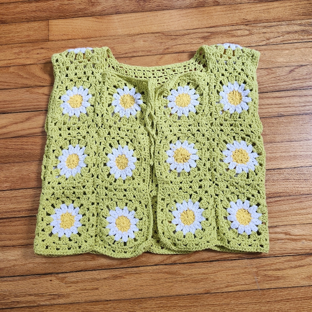 Granny Square Crochet Knit Daisy Floral Vest in Green White Yellow